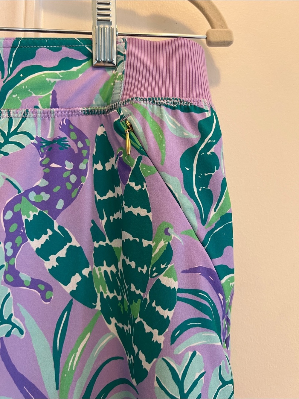 Lilly Pulitzer Run Around Luxletic UPF 50 size M - Picture 3 of 4